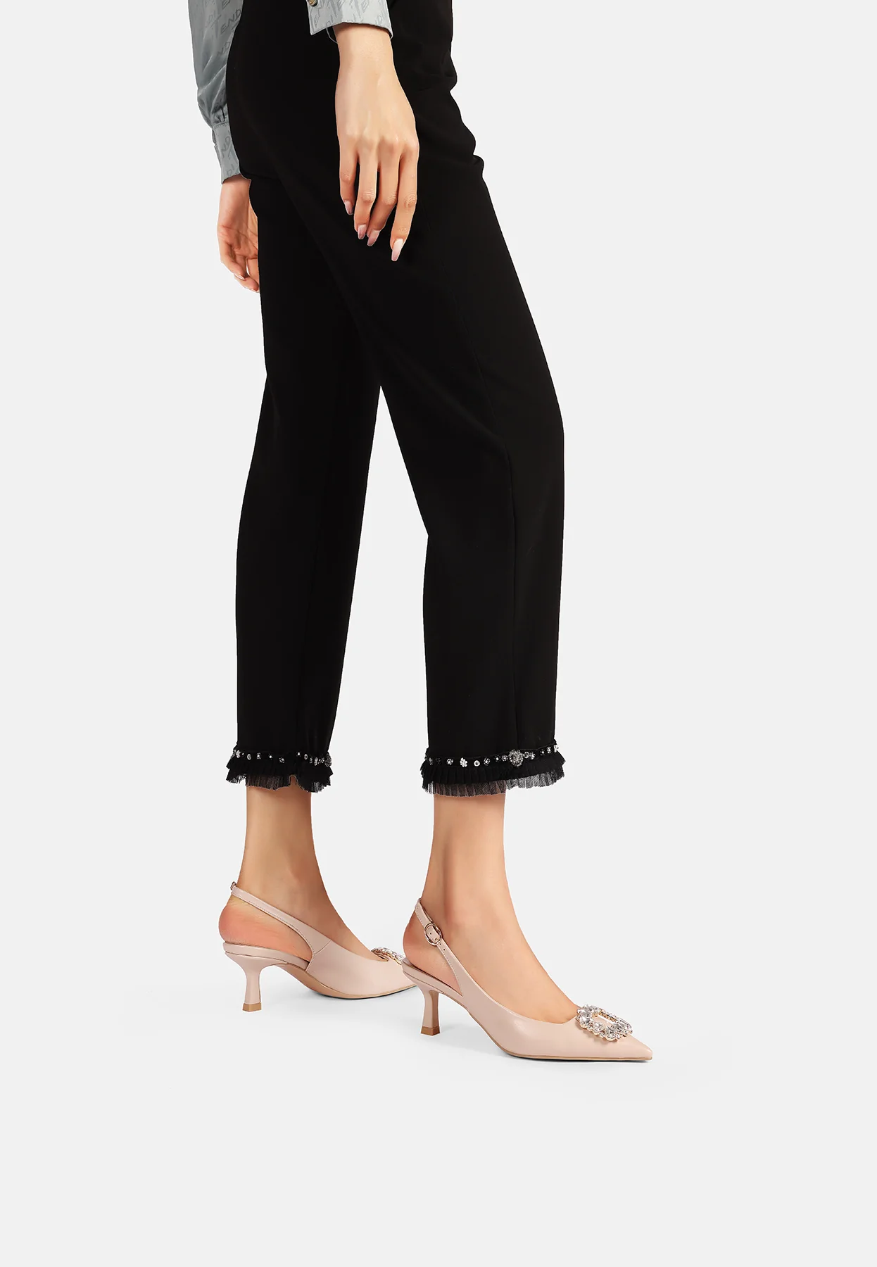 Dècolletè Slingback a punta con fibbia gioiello K3320