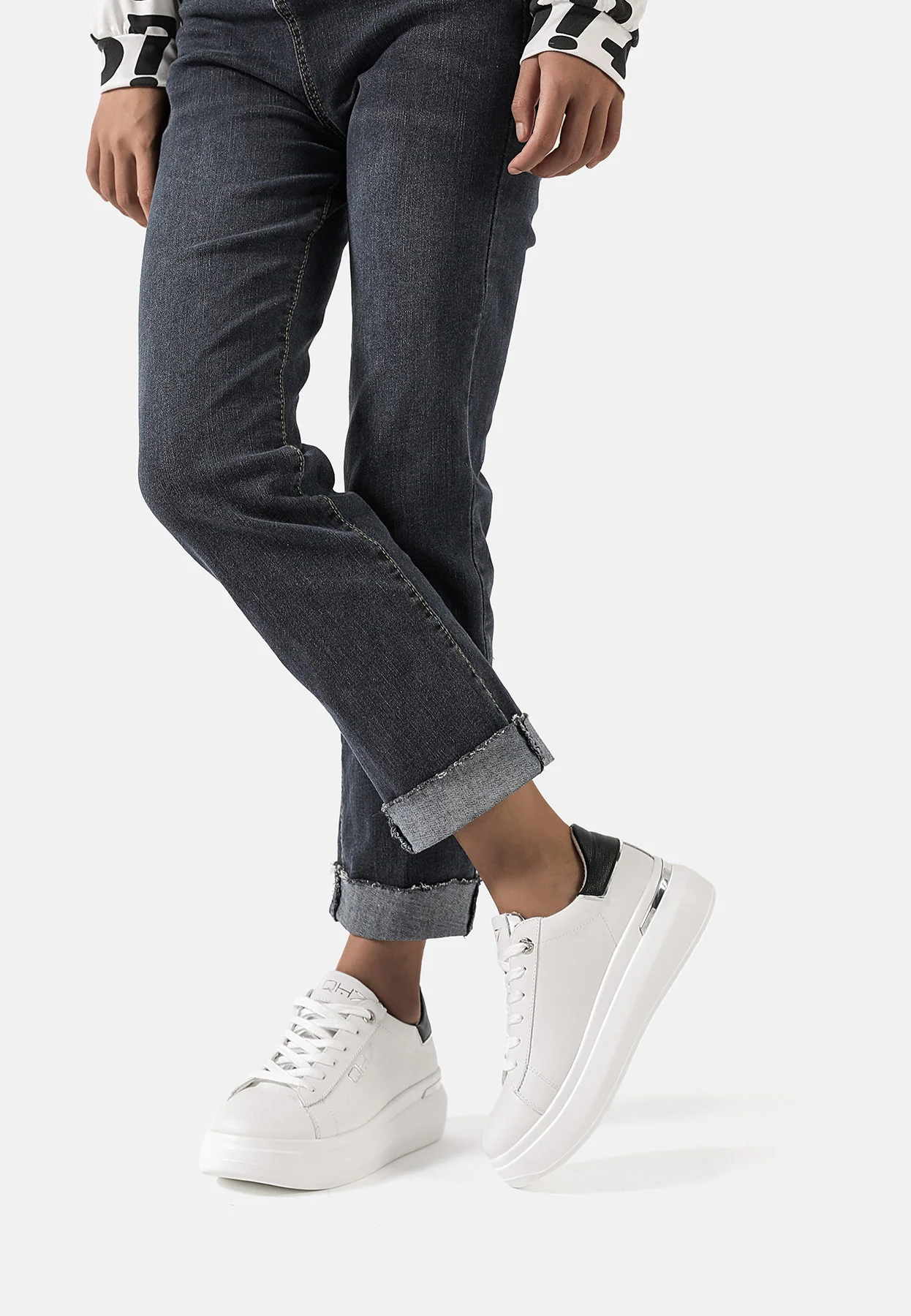 Sneakers QH7011 - Image 17