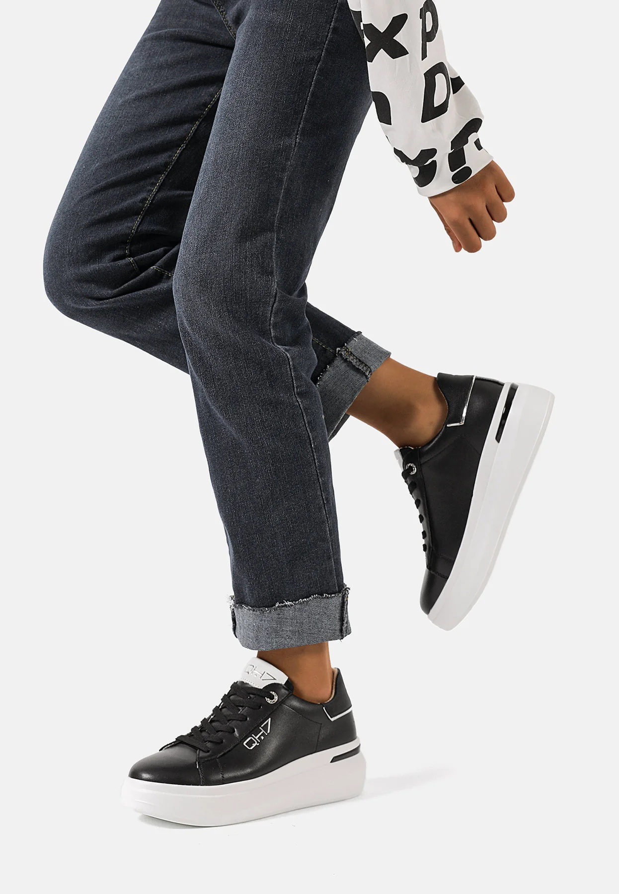 Sneakers QH7011 - Image 8