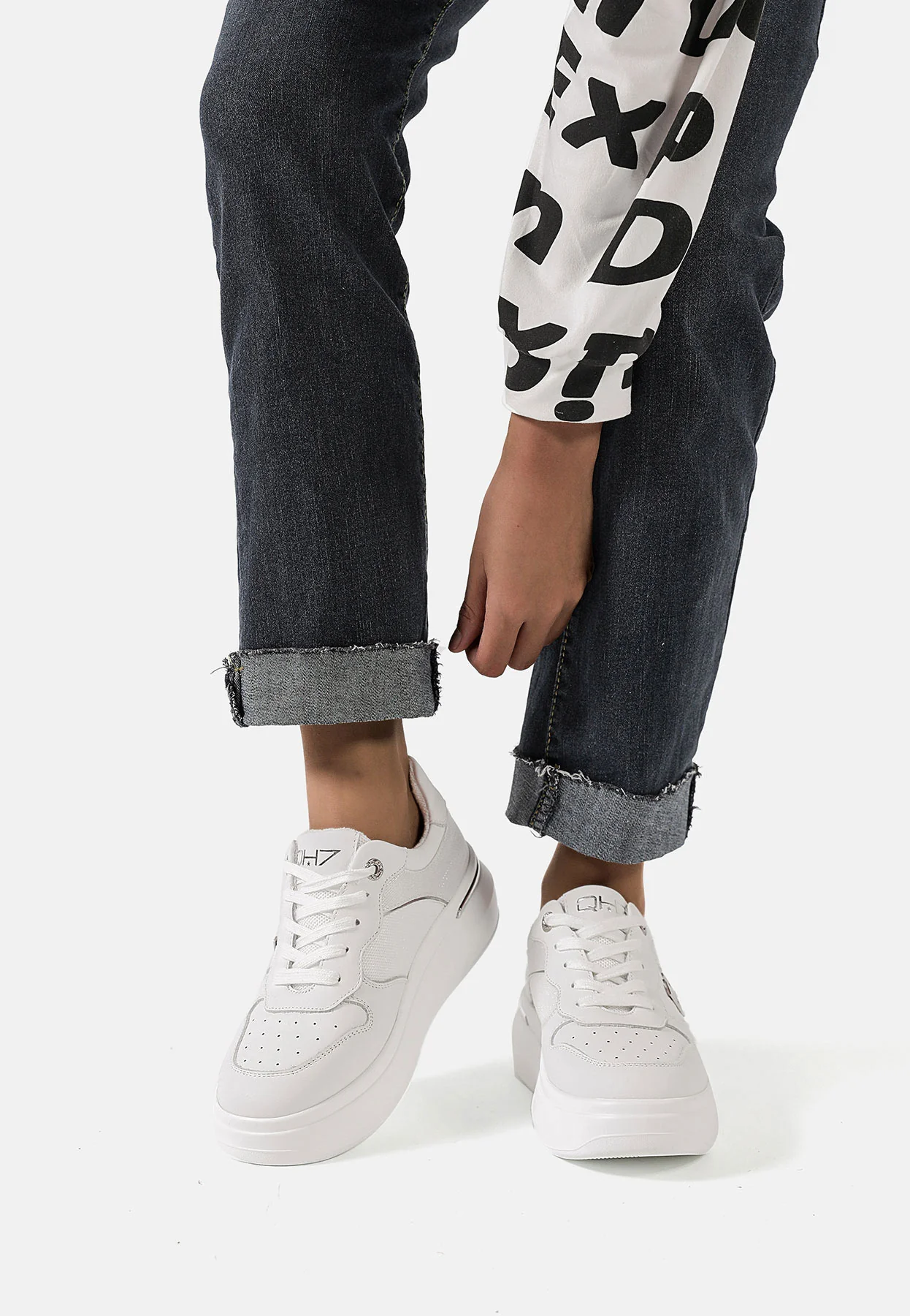 Sneakers QH7012 - Image 16