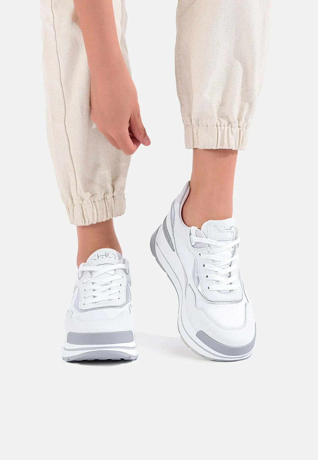 Sneakers QH7024 - Image 17