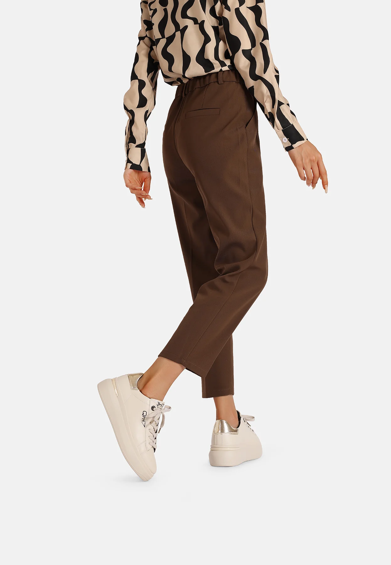 Sneakers in vera pelle con dettagli metallizzati QH8003 - Image 8