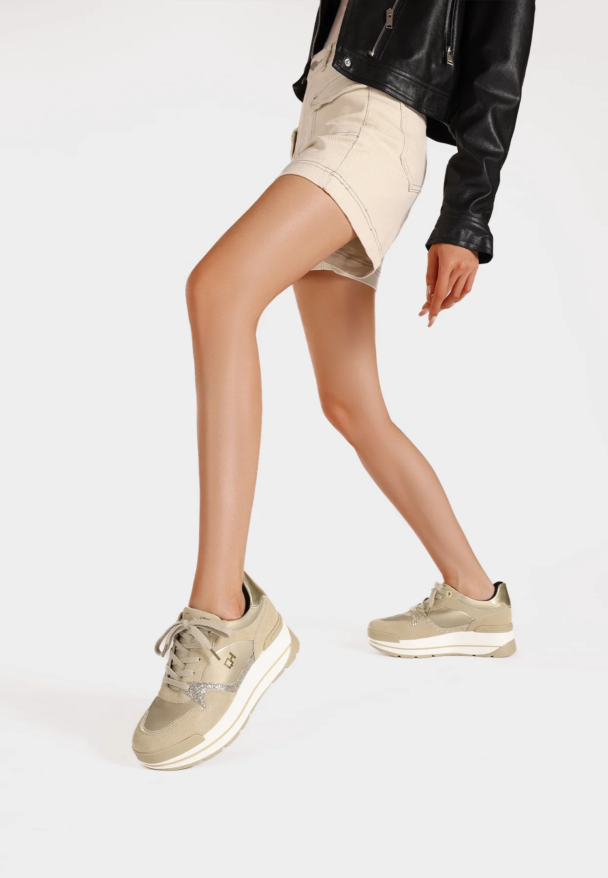 Sneakers da donna con glitter e platform QH8005 - Image 14