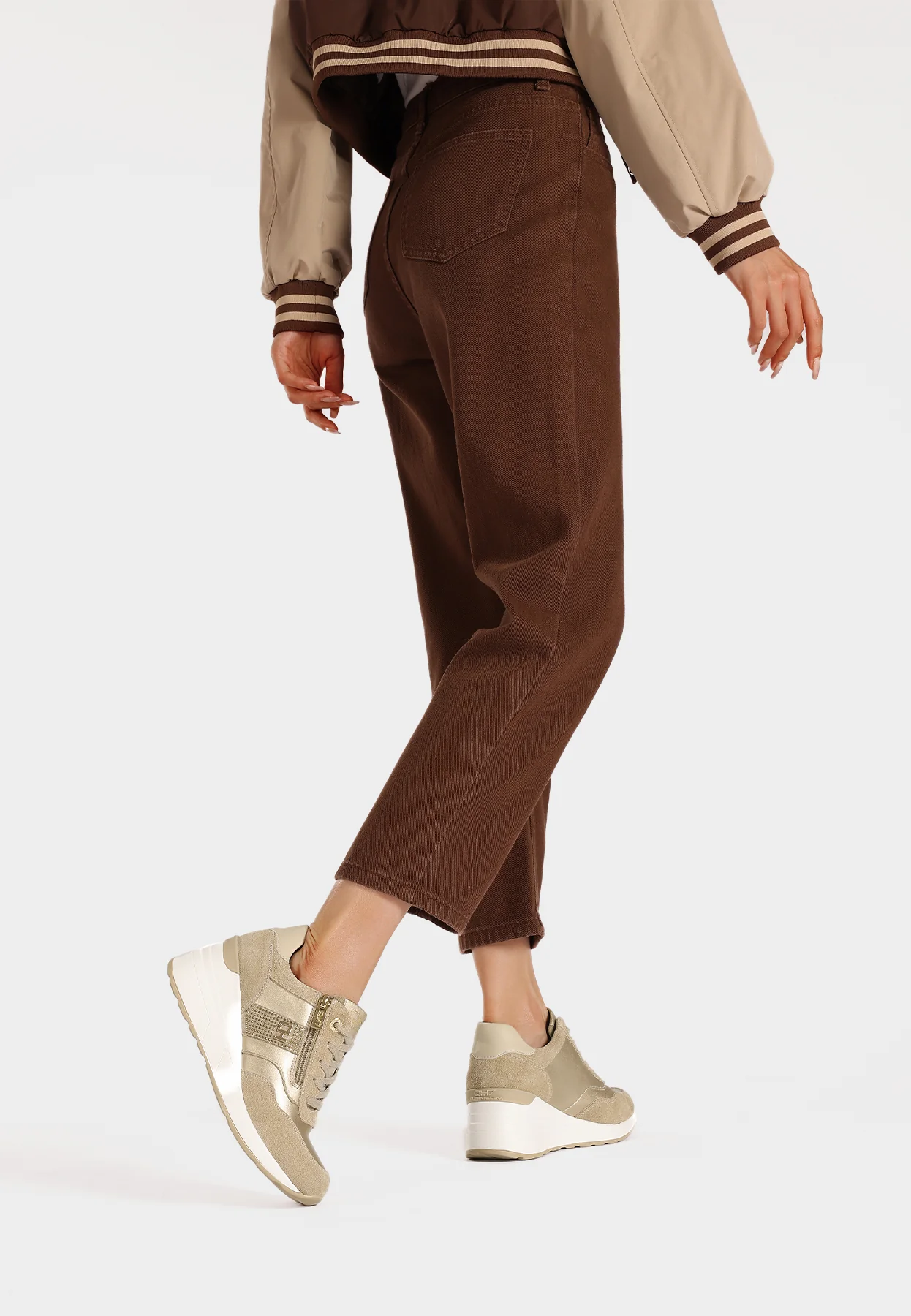 Sneakers in vera pelle con zeppa QH8010 - Image 8