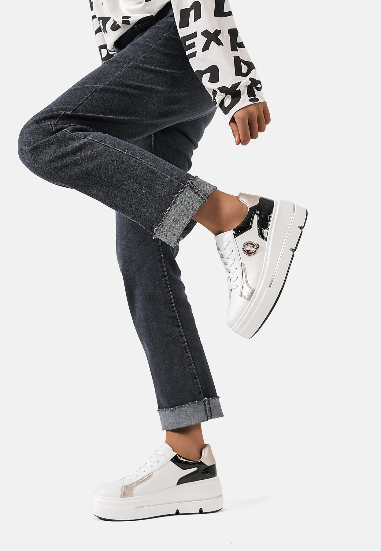 Sneakers con trama brandizzata e dettagli metallici X30-12 - Image 24