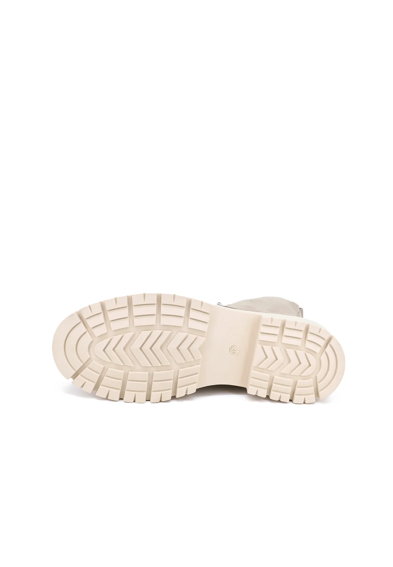 Stivaletto beige scamosciato con suola chunky – KRYSTAL - Image 6
